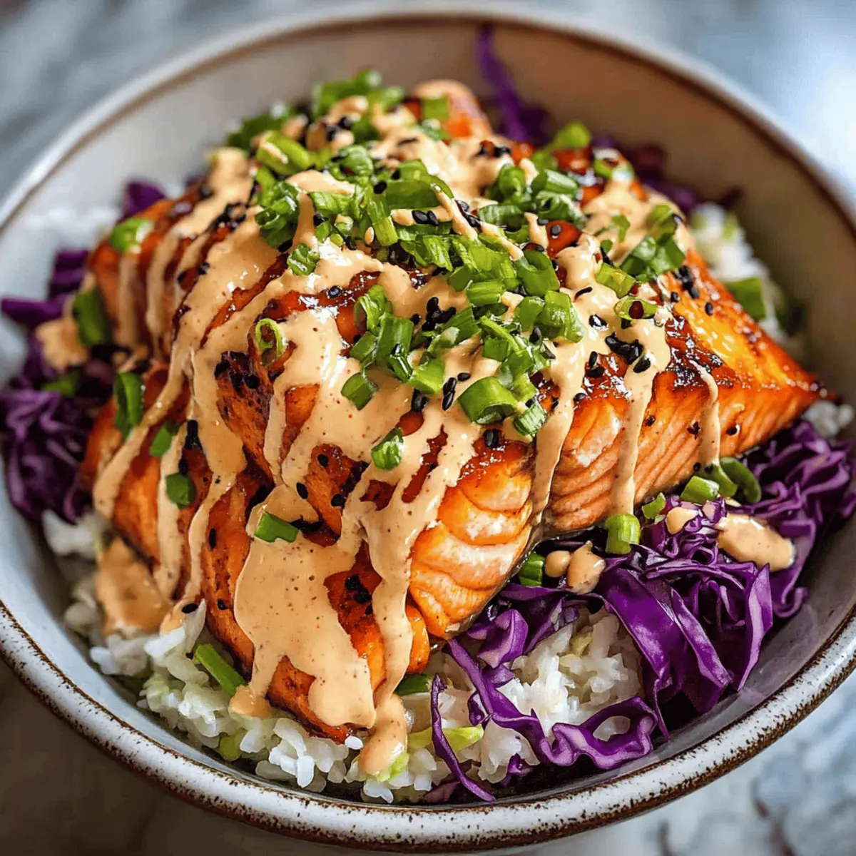 Spicy Salmon Bowl: Der Ausgang zum Genuss