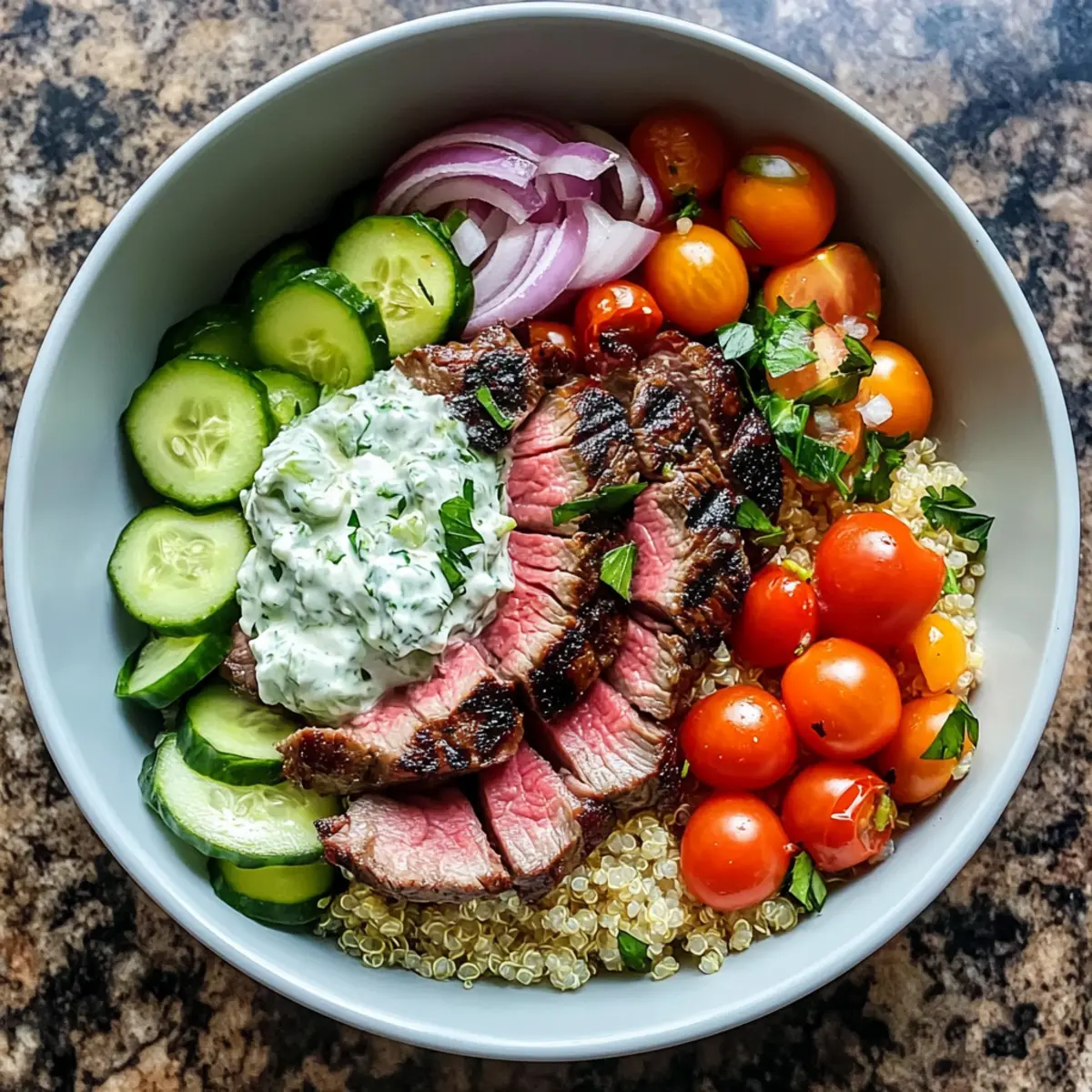 Mittelmeer Steak Schüssel: Gesund & Lecker!