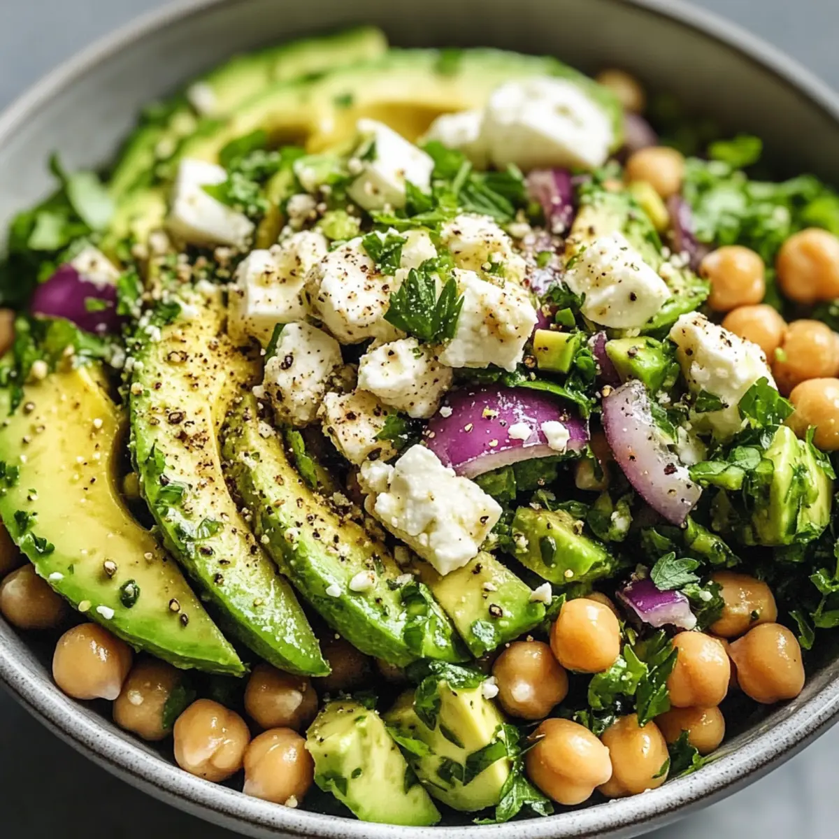 Kichererbsen Feta Avocado Salat für jeden Anlass