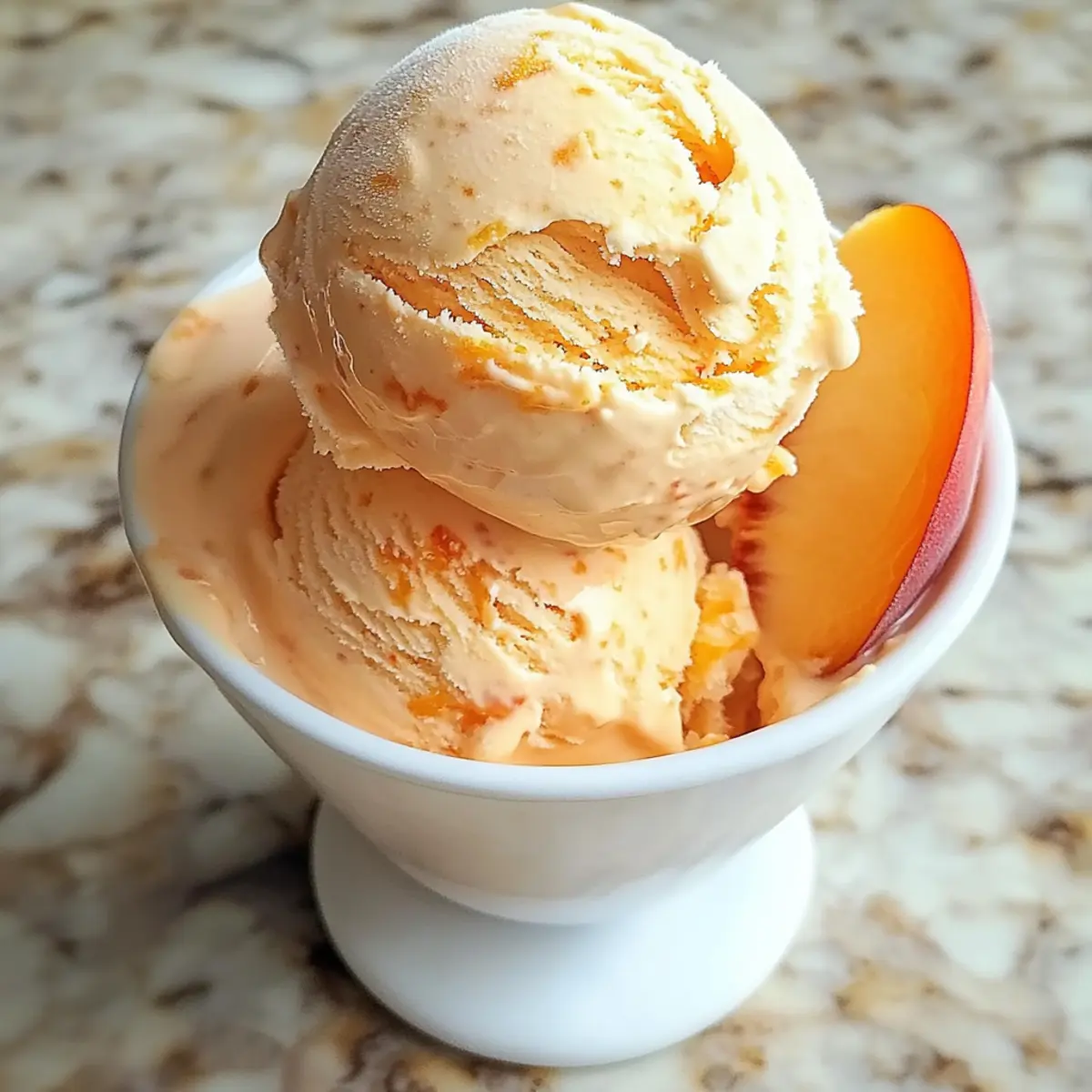 Pfirsich-Eiscreme ohne Eismaschine selbstgemacht